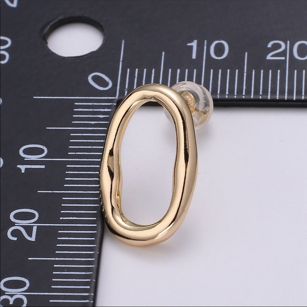 Ellips Design 18K Gold Stud Earring - Picture 4 of 4